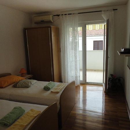 Guesthouse Iva Хвар Экстерьер фото