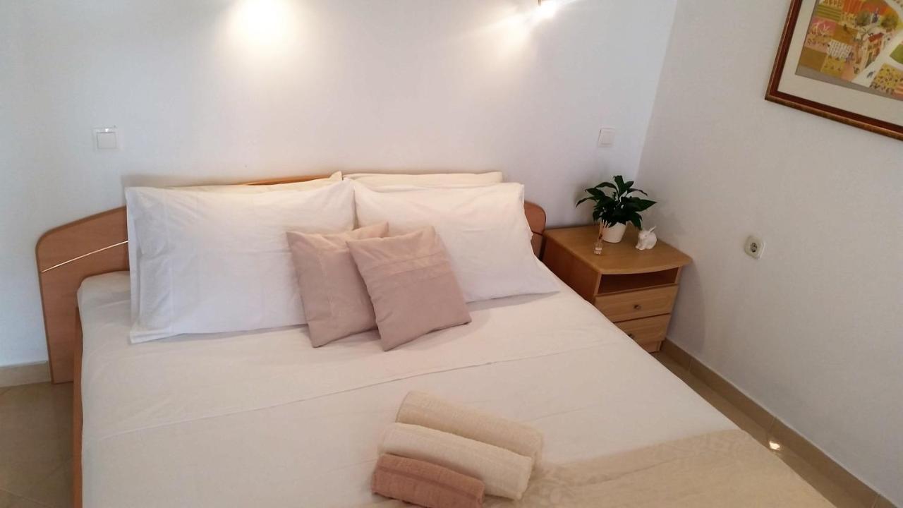 Guesthouse Iva Хвар Экстерьер фото