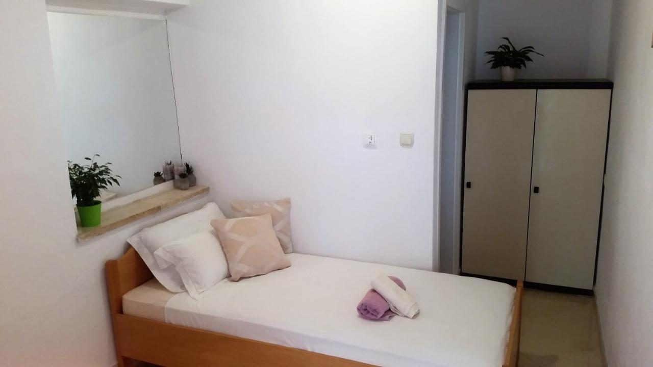 Guesthouse Iva Хвар Экстерьер фото
