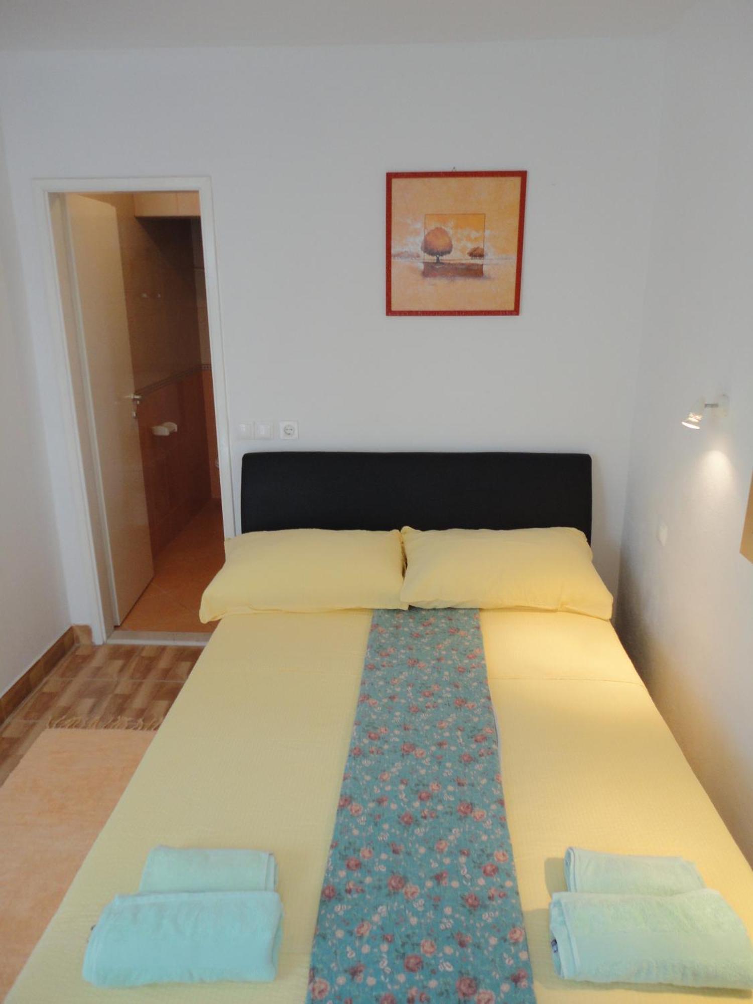 Guesthouse Iva Хвар Экстерьер фото